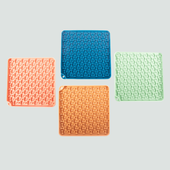 Mata do lizania z silikonu kwadratowa 4 kolory Mata do lizania z silikonu kwadratowa 4 kolory